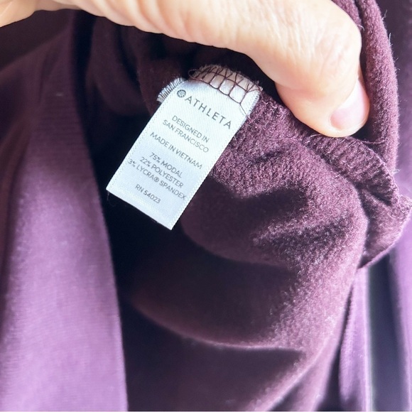 Athleta Coaster Luxe Sweatshirt Eggplant Plum Thumbhole Long Sleeve Crew… - Picture 10 of 10